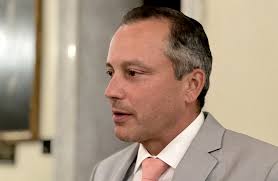 The best things in politics are free