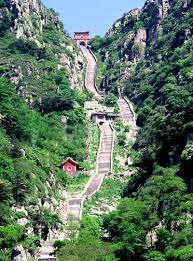 2013 that obscure object of desire. Teaser Reise Zum Heiligen Berg Taishan Oder Murphys Gesetz Beijing Hustle