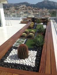 Plaques De Schiste Espace Vegetalise Sec Sur Terrasse En Bord De Mer Vert Tige Paysagiste Mar Amenagement Terrasse Amenagement Jardin Terrasse Contemporaine