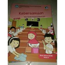 Apr 08, 2021 · inilah soal dan kunci jawaban tema 7 untuk kelas 2 sd/mi subtema 4 pembelajaran 1 halaman 170, 171, dan 172 buku tematik mengenai kebersamaan di tempat wisata: Tematik Kelas 2 Tema 7 Kebersamaan Edisi Revisi Terbaru Shopee Indonesia