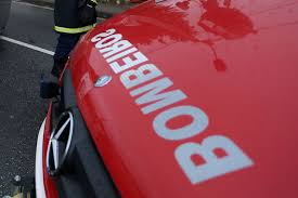 Um jovem de 20 anos foi atropelado e teve lesão de fêmur ao tentar salvar o cachorro em no carro, estavam um motorista e um passageiro. Jovem Atropelado Em Barcelos Fica Em Estado Grave