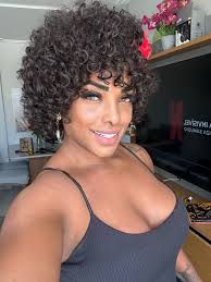 Bom dia Sábado! De todas as fases essa dos cachos é uma das que mais gostei  🪮