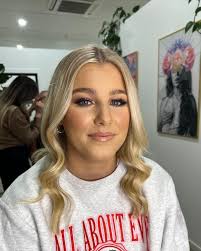 HAIR AND MAKEUP PACKAGE: $130 The easiest way to get ready for your event,  hair and makeup all in the 1 place within the 1 hour 🫶🏼 *simple hair  styles also available