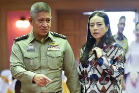 'มาดามแป้ง' ปัดข่าว 'ตอง กวินทร์' เฝ้าเสาการท่าเรือ 03 มกราคม พ.ศ. A5iivwzodav6cm