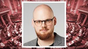 Robin Samuel Schmid (Mitte) im Porträt