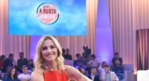 Scendere a ruota devo cambiare il corpetto a ruota libera che possiedo? Da Noi A Ruota Libera Francesca Fialdini Torna La Domenica Pomeriggio Con Un Programma Tutto Suo Il Mattino It