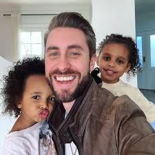 Jamie Perkins's Instagram, Twitter & Facebook