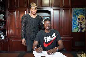 Listed at 6 feet 8. Younger Brother Alex Antetokounmpo Signs 3 Year Deal With Murcia