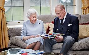La reina isabel ii de inglaterra, que es también jefe de estado de nueva zelanda, se declaró el la reina isabel ii de inglaterra admitió hoy en su discurso de navidad que las bodas y los nacimientos. Reina Isabel Ii Se Vacunara Contra El Covid 19 Segun Medios