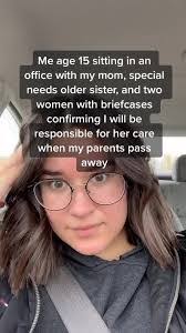 Mallory Farris's Instagram, Twitter & Facebook