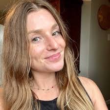 Chelsea Carothers's Instagram, Twitter & Facebook