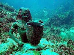 Even though the yonaguni monument wasn't discovered until 1987, some researchers believe it may be a sunken city that's over 2,000 years old. Beruhmte Versunkene Ortschaften Orangesmile Com