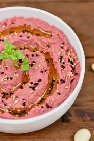 Rote Beete Hummus Aus Weissen Bohnen Hummus In Pink Das Rote Beete Hummus Kommt Ohne Kichererbsen Aus Und Vollwerternahrung Rezepte Lebensmittel Essen Rezepte