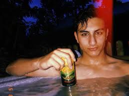 Film debutnya berjudul kedarnath akan rilis di bioskop pada 30 november 2018 nanti. Saif Ali Khan S Elder Son Ibrahim Ali Khan Sets Temperatures Soaring With His Latest Instagram Picture