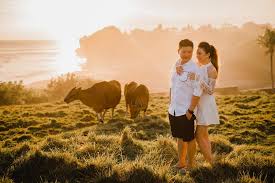 Entdecke rezepte, einrichtungsideen, stilinterpretationen und andere ideen zum ausprobieren. Bali Pre Wedding Photographer Taking Places At Mount Batur