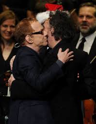 « une version burlesque de l'exorciste racontée du point de vue de deux morts » (tim burton). Log In Tumblr Tim Burton Oingo Boingo Johnny Depp