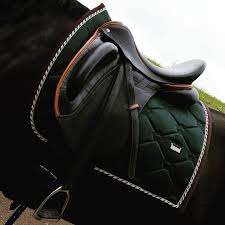 Idea By Tamriko On Iphone Wallpapers In 2020 Horse Tack Golf Bags Leather