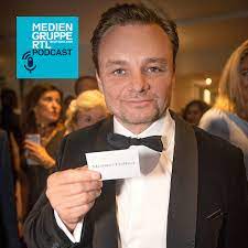 Deffert began his career as a child actor, and has performed in german film and television as an adult. Michael Deffert Die Stimme Von S W A T Hauptdarsteller Shemar Moore Mediengruppe Rtl Podcast Deutsche Podcasts
