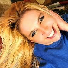 Donna Serna's Instagram, Twitter & Facebook