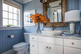 Small bathroom paint colors i suggest choosing lights and whites over dark and bold as these colors make a room feel larger, says easycare color expert cynthia cornell. 40 Bathroom Color Schemes You Never Knew You Wanted