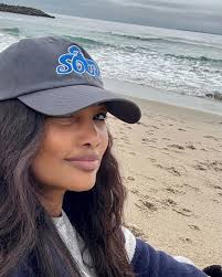 And Erika in her “rented” cabana! Make it make sense🥴