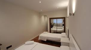 Albergando acontecimientos y protagonizando procesos políticos, sociales y económicos de trascendencia histórica. Hotel Castellano Centro Pedro Mendoza 36 Salamanca