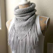 And the good news is that the crochet stitch is super easy to do! Boho Knit Scarf With Fringe Boho Fringe Triangle Scarf Boho Infinity Scarf Triangle Scarf Knitting Crochet Poncho Patterns