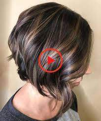 60上品なショートヘアと太い髪のヘアスタイル hair styles thick hair styles choppy bob haircuts