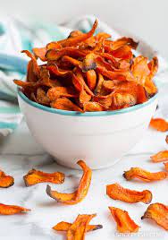 These Crispy Carrot Chips Are Perfect If You Re Trying To Stick To Your Health Kick But Can T Resist A Go Healthy Salty Snacks Healthy Chips Baked Carrot Chips