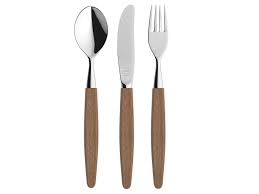 Geilo jernvarefabrikk ble startet i 1946 av herman solhaug med kompanjong. Skaugum Bestikk Teak 18 Delers Sett Komplett No