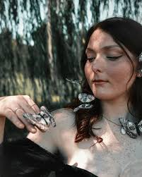 ✨Arab High School Senior 2021✨ i'm in LOVE with how these turned out!!  thank you @alyssajones_42 for letting me capture these! • • • •  #seniorphotographer #alabamaphotographer #senior2021 #graduationphotoshoot  #photography #photoshoot #canonphotography #