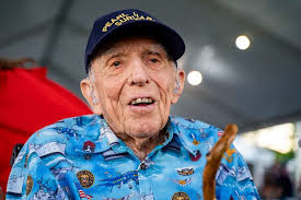 2 Pearl Harbor survivors, ages 104 and 102, return to Hawaii to honor those  killed in 1941 attack