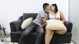 Fotto la moglie cagna del mio migliore amico - storia completa - porno  spagnolo