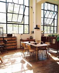 Elle Et Lui Le Style Vieux Et Industriel Tables E Chaises Deco Maison Maison Interieur Maison
