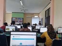 Kata kerja berkaitan dengan sekolah. Pelatihan Website Sekolah Oleh Upt Tik Universitas Tanjungpura Smp Negeri 1 Lumar