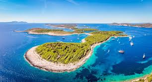 Die insel besteht hauptsächlich aus karstformationen, die zwei bergrücken bilden. Die Schonsten Inseln In Kroatien