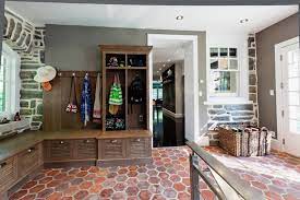 To work on the mudroom floor, a project that really only took 1.5 days and one person's labor, took laying down the square tile. Mudroom French Tile Floor Built In White Oak Cabinets Modern Eingang Philadelphia Von Thomas Guy Carpentry