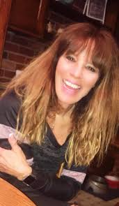 Hi, I'm Tracie, the founder of www.fractionalimpact.co, where I help  businesses scale through strategic marketing and leadership as a Fractional  CMO. With over 34 years of experience in marketing and business development,