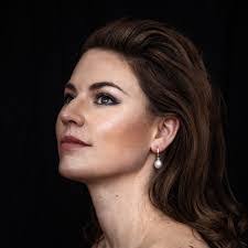 Eleanor Lyons's Instagram, Twitter & Facebook