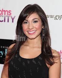 Lily Khan's Instagram, Twitter & Facebook