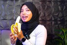 Oklin Fia Makan Es Krim, Anak Ustaz Uje: Sampah! - GenPI.co SULTRA