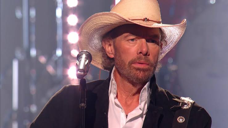 Toby Keith Performs "Don’t Let the Old Man In" at the 2023 People's Choice  Country Awards | NBC