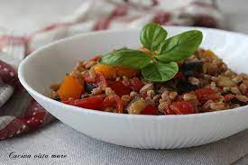 Cuocete i gamberetti a vapore per 5 minuti e fateli raffreddare. Farro Con Melanzane Peperoni E Pomodori