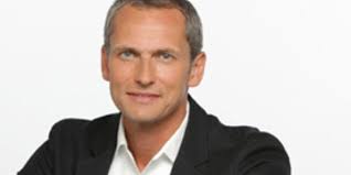 Trois personnages, passion patrimoine, au plaisir des saveurs de france, le reportage de saleha gherdane que diffuse le magazine des racines et des ailes rend. Louis Laforge Va Quitter Des Racines Et Des Ailes