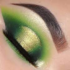 Close Up Of The St Patricks Day Collab With The Lovely Anythingbutmarzipan Product Details Green Makeup Eyeshadow Makeup Green Eyeshadow