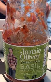 Drain the pasta saving a bit of the pasta water, and toss with olive oil and the reserved water, then pour your spinach and tomato sauce over top. Jamie Oliver Tomate Basilikum Pasta Sauce