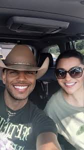 Lori Figurski's Instagram, Twitter & Facebook