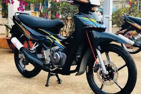 Paket facelift tersebut didukung workshop dan's motor. Tampang Sih Standar Pabrik Tapi Modifikasi Suzuki Satria 2 Tak Ini Bikin Kantong Jebol Gridoto Com