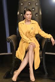 Nhã kỳ sở hữu.người anh nuôi thứ 2 của lý nhã kỳ là ông soofeen hu, một tỷ phú người đài loan.vốn là nghệ nhân nổi tiếng về ngọc bích, ông soofeen hu được coi là vua ngọc thế giới.người. Ly Nha Ká»³ Khoc Than Vi Ä'iá»u Gi Bao NgÆ°á»i Lao Ä'á»™ng