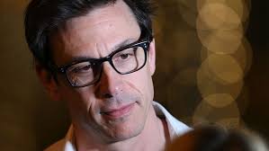 Toto wolff has built a wall between his tuned down lifestyle and the tabloids chasing formula 1 prima donnas. Formel 1 News Formel 1 Motorsport Motorline Cc